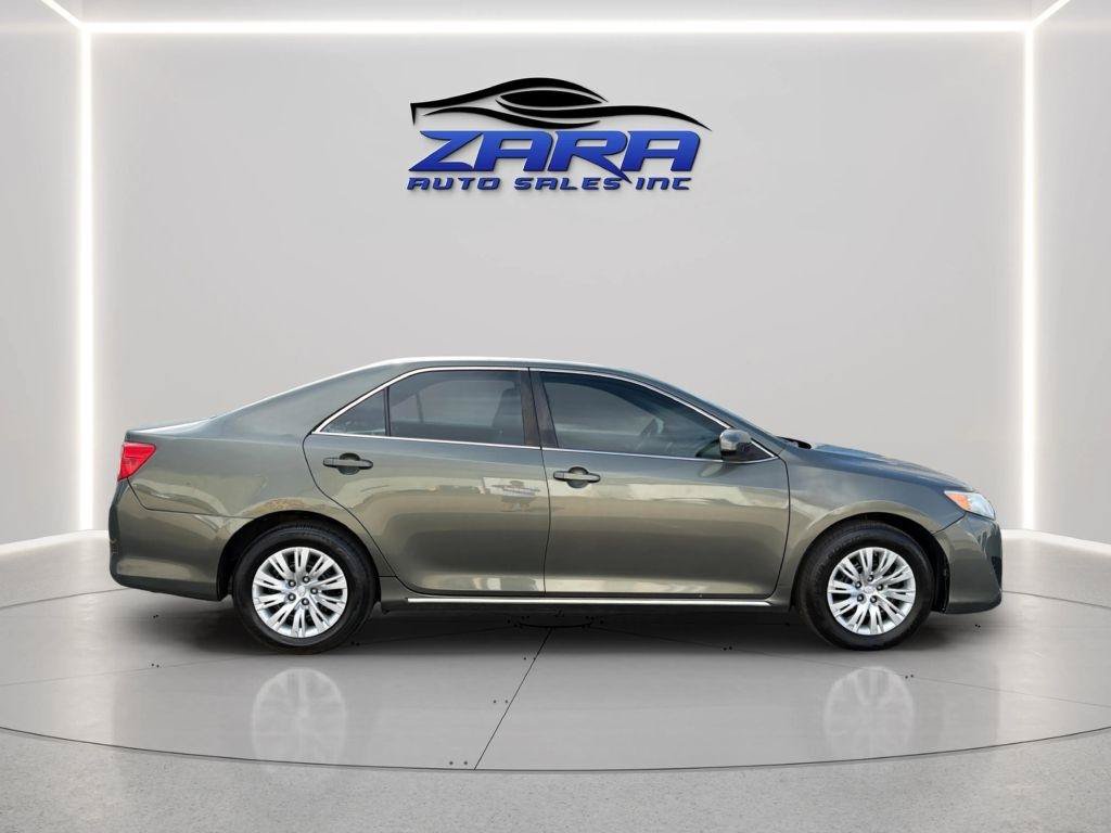 Used 2013 Toyota Camry LE FWD image 8