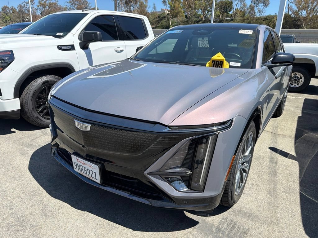 Used 2024 Cadillac Lyriq Sport RWD image 2