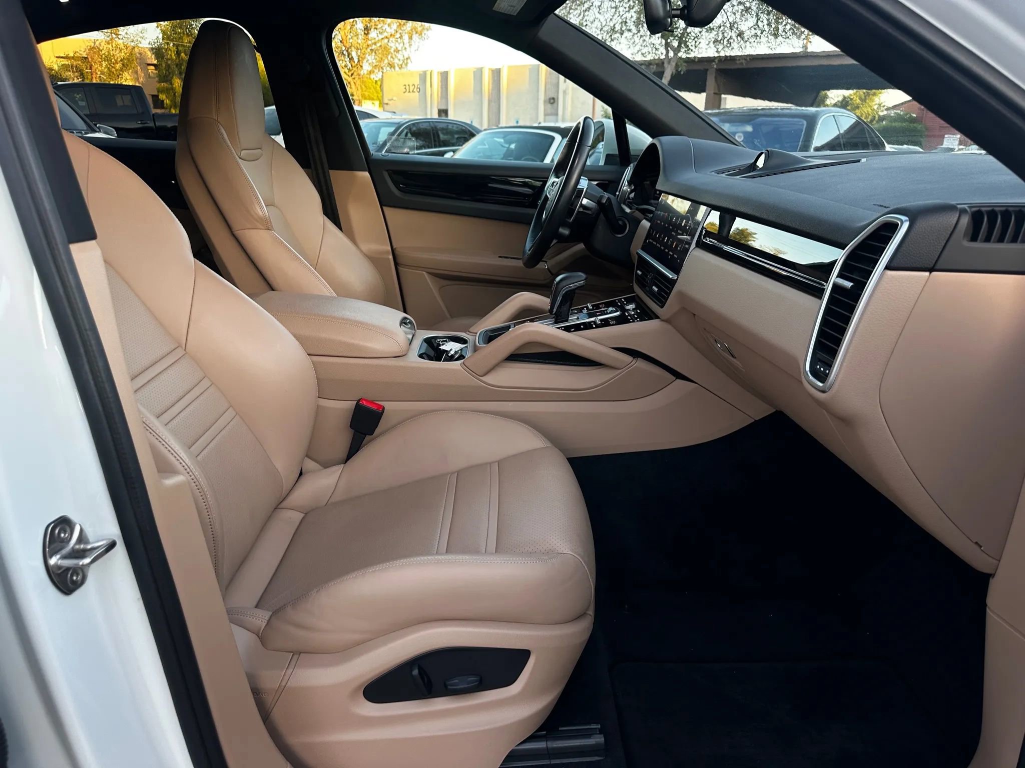 Used 2022 Porsche Cayenne Sport Utility 4D image 28