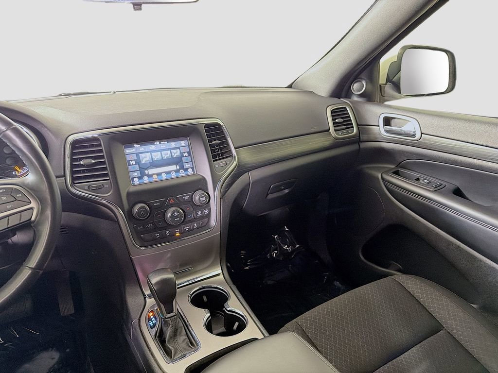 Used 2020 Jeep Grand Cherokee Laredo image 21