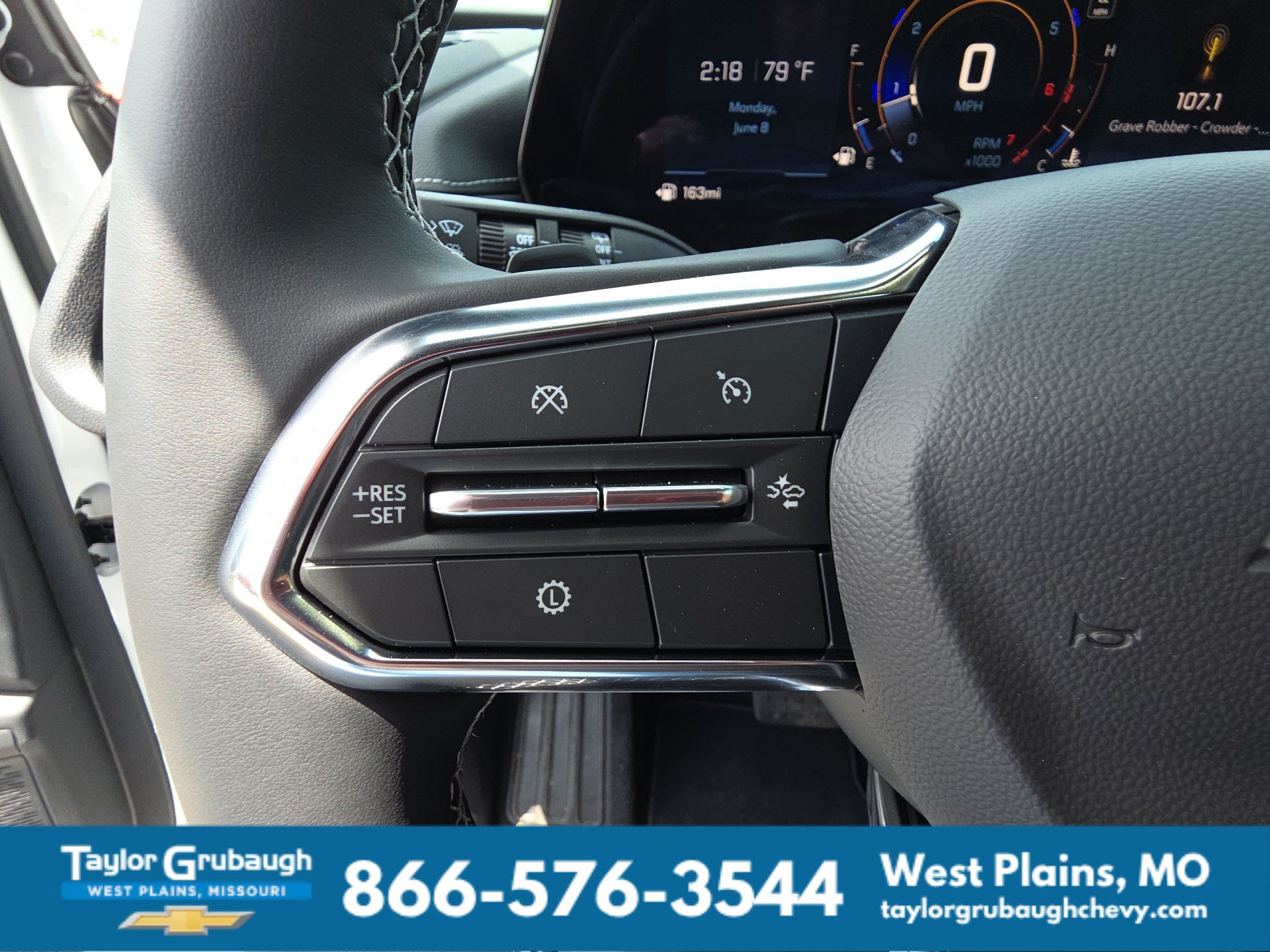 New 2026 Chevrolet Traverse LT w/ Midnight/Sport Edition FWD image 18