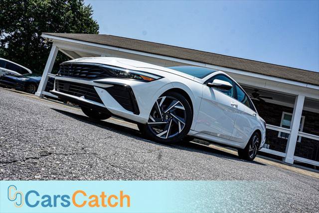 Used 2024 Hyundai Elantra Limited FWD image 3