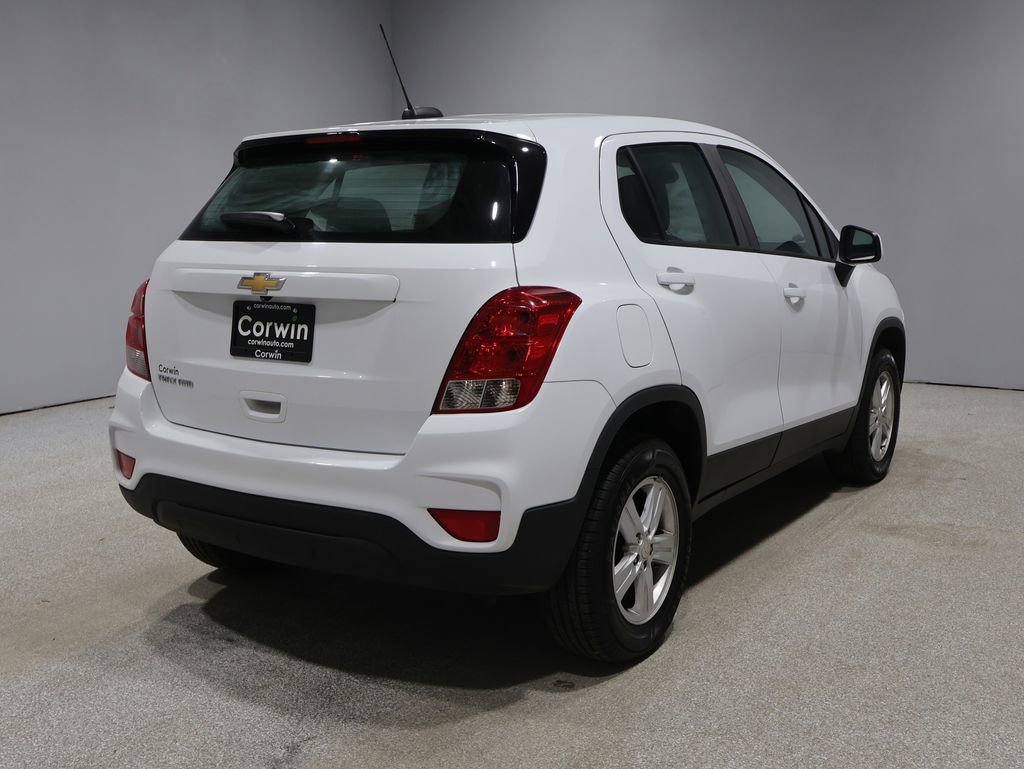 Used 2017 Chevrolet Trax LS image 2