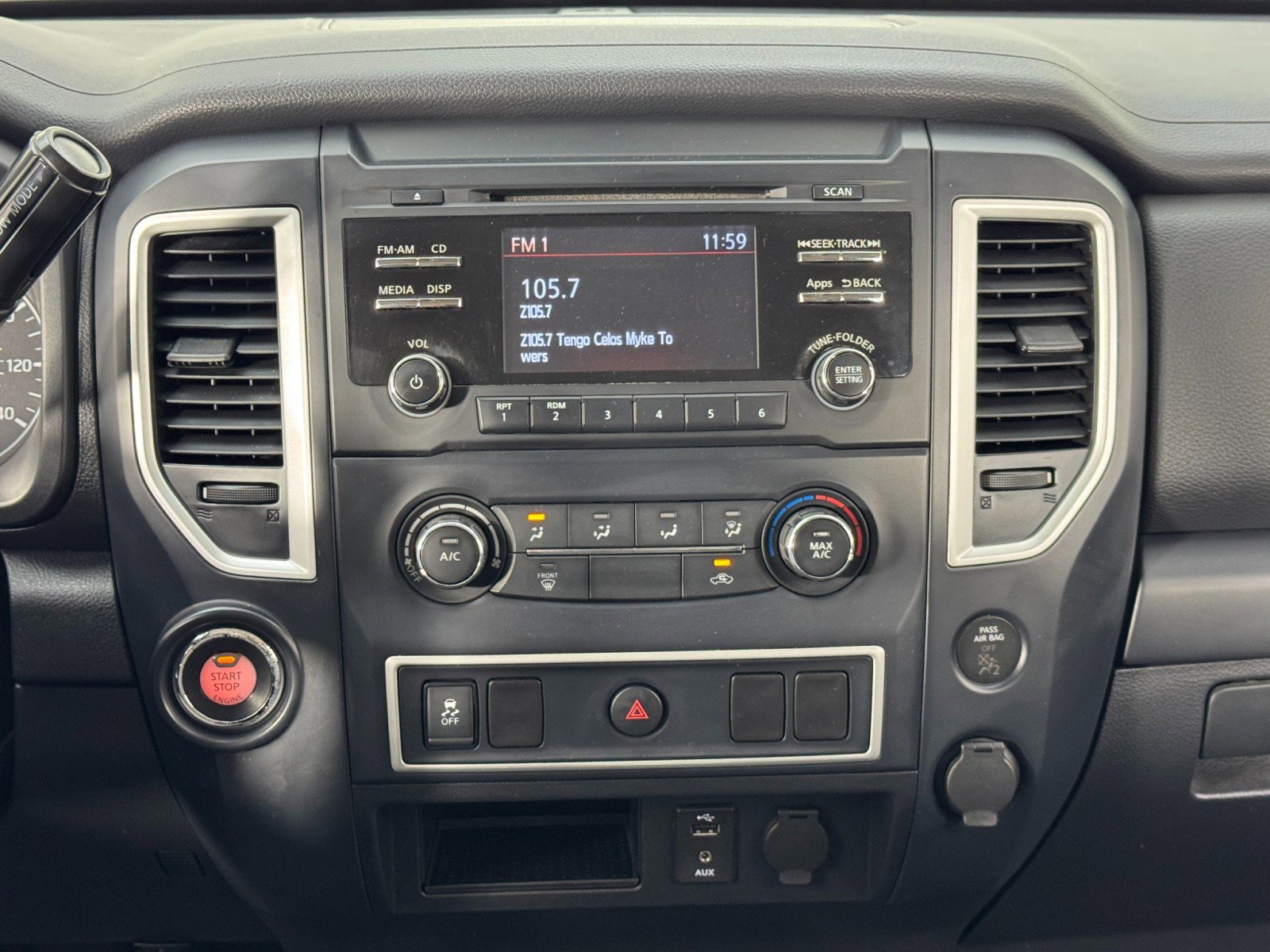 Used 2017 Nissan Titan S image 21