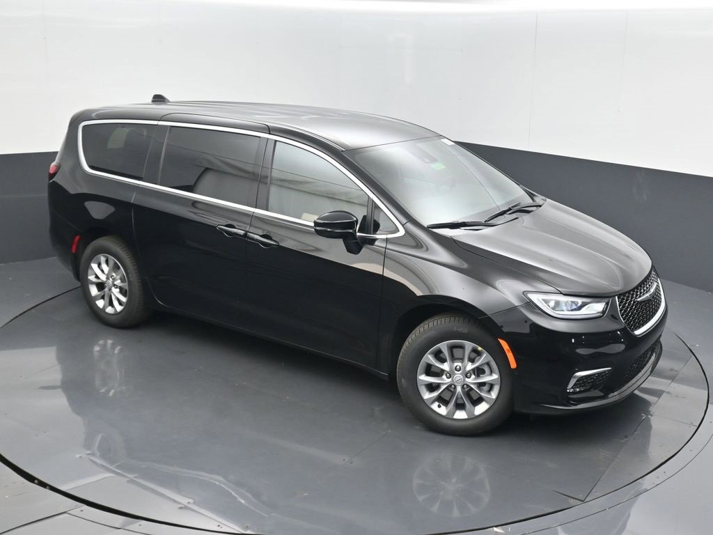 New 2026 Chrysler Pacifica Select image 30