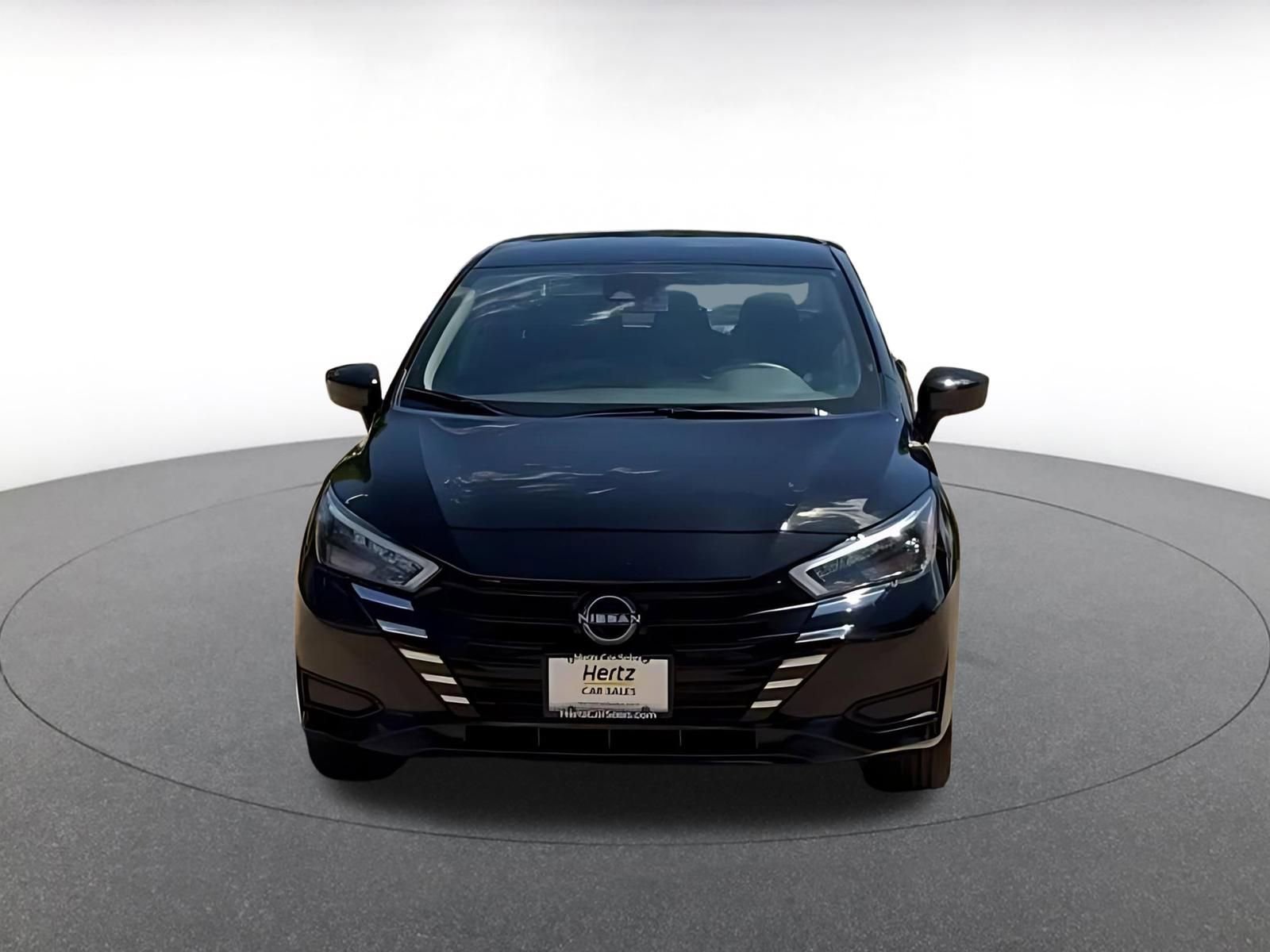 Used 2025 Nissan Versa SV image 4