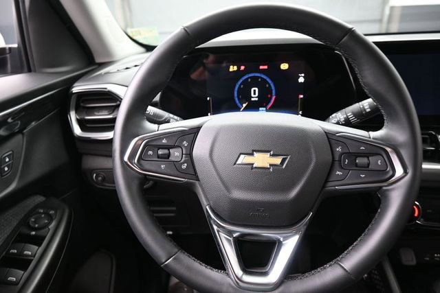 Used 2024 Chevrolet TrailBlazer LT w/ LT Cold Weather Package FWD image 8