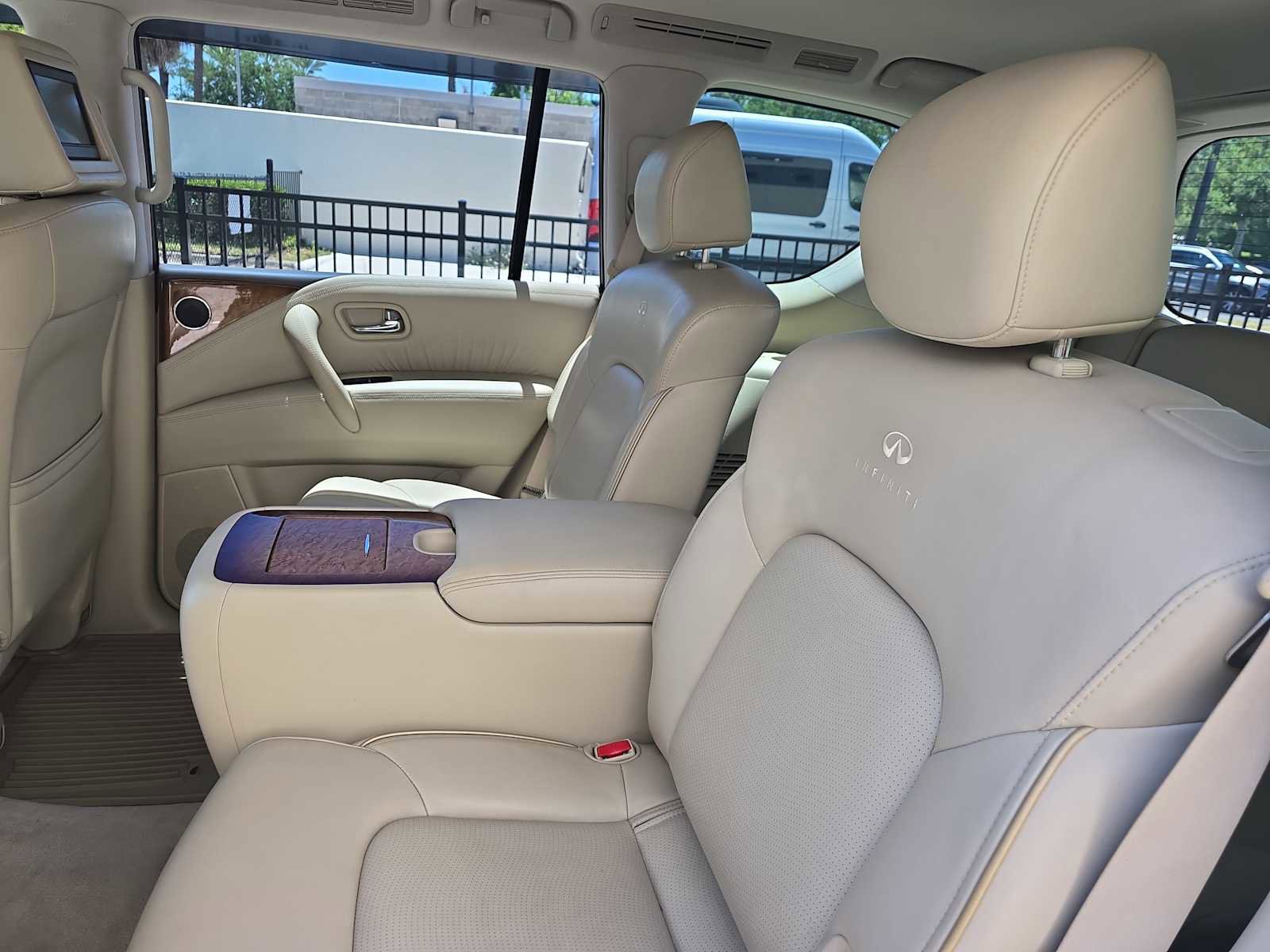 Used 2013 INFINITI QX56 4WD w/ Theater Pkg image 12