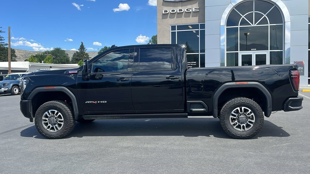 Used 2024 GMC Sierra 2500 AT4 w/ AT4 Premium Plus Package AWD/4WD image 8