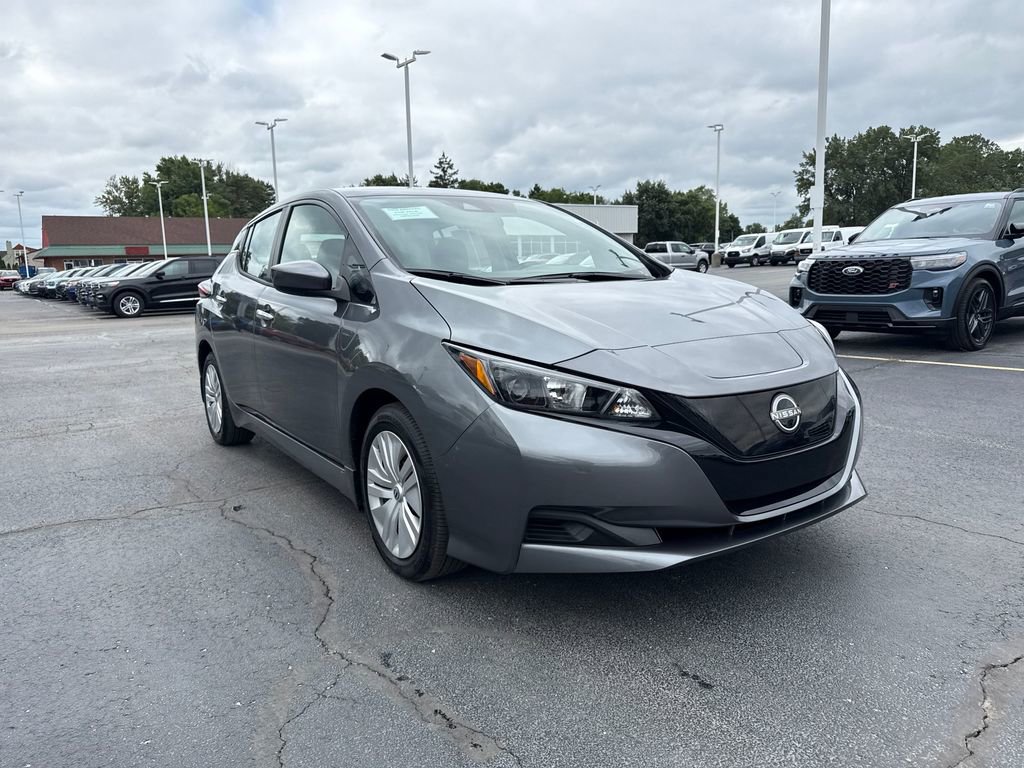 Used 2023 Nissan Leaf S image 4