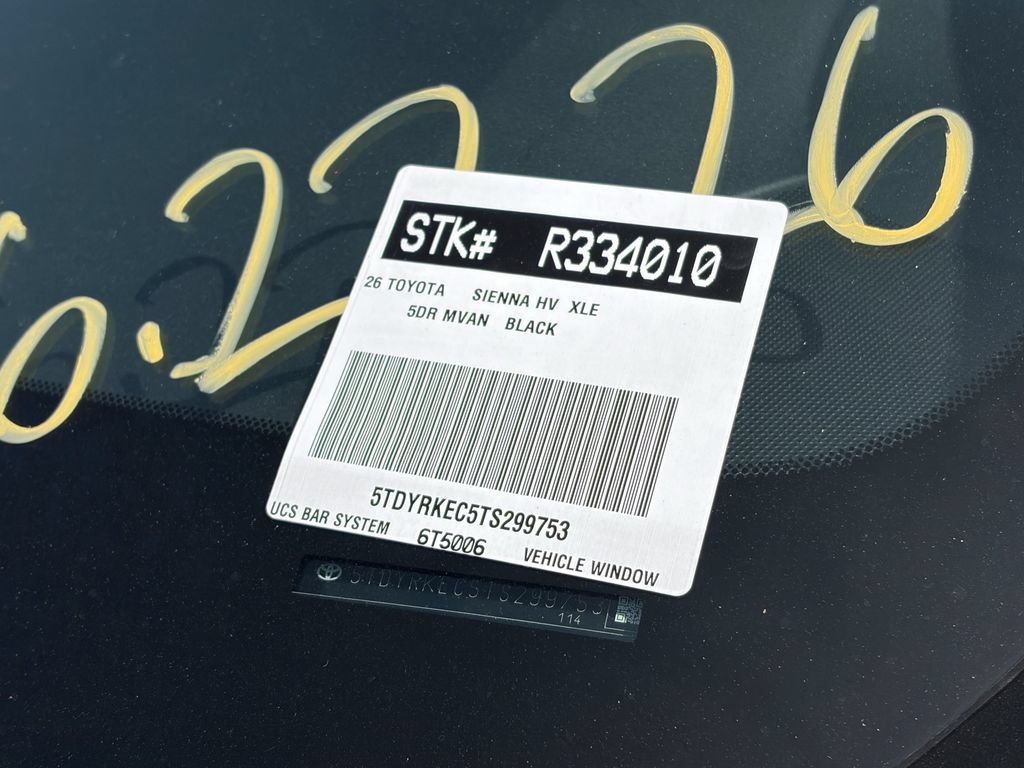 Certified 2026 Toyota Sienna XLE FWD image 14