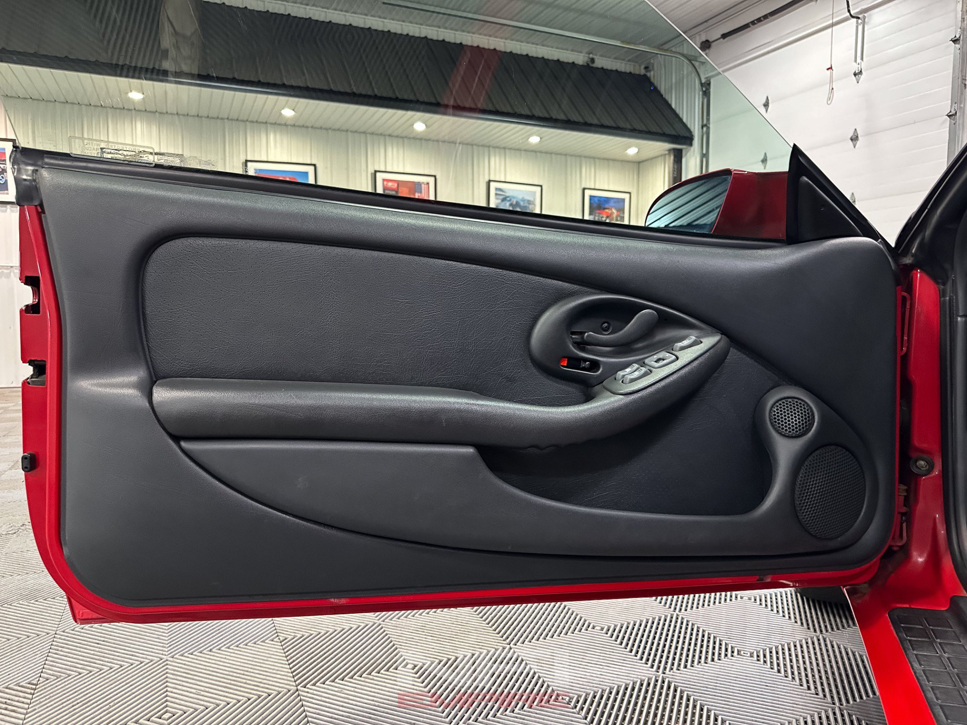 Used 1994 Pontiac Firebird Formula RWD image 34