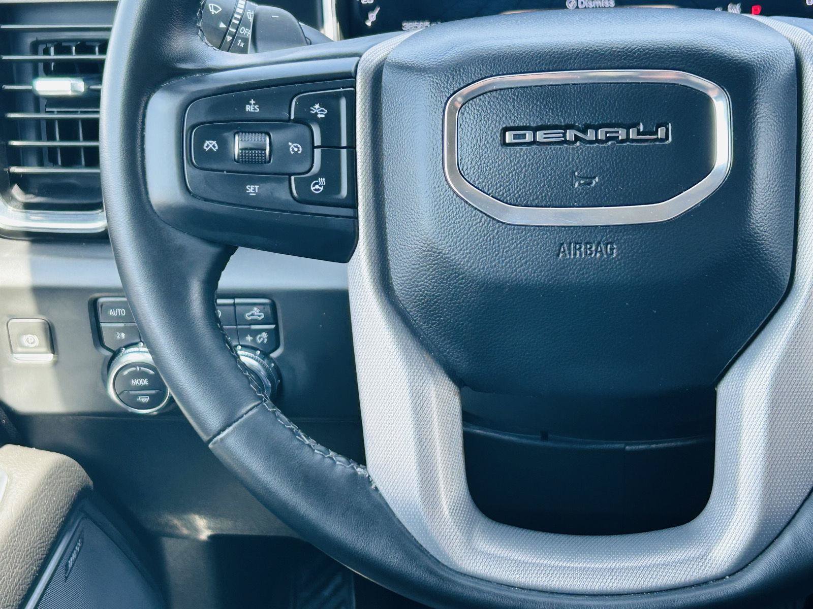 Used 2023 GMC Sierra 1500 Denali w/ Technology Package AWD/4WD image 23
