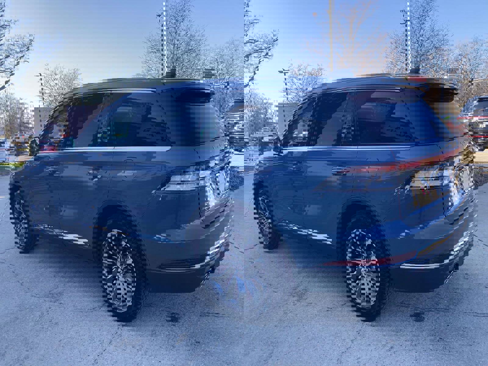 Used 2025 Lincoln Aviator Reserve w/ Luxury Package image 7