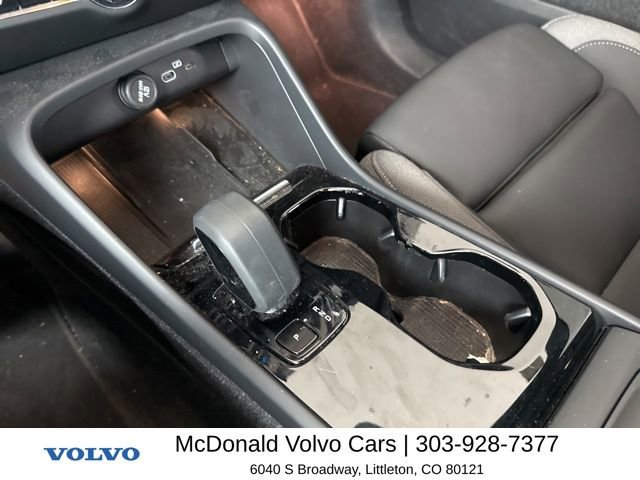 Used 2023 Volvo XC40 Recharge Core image 6