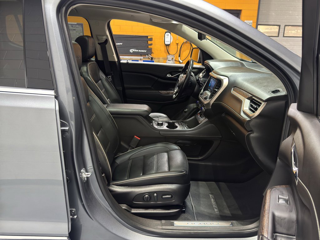 Used 2022 GMC Acadia Denali w/ GMC Pro Grade Package image 20