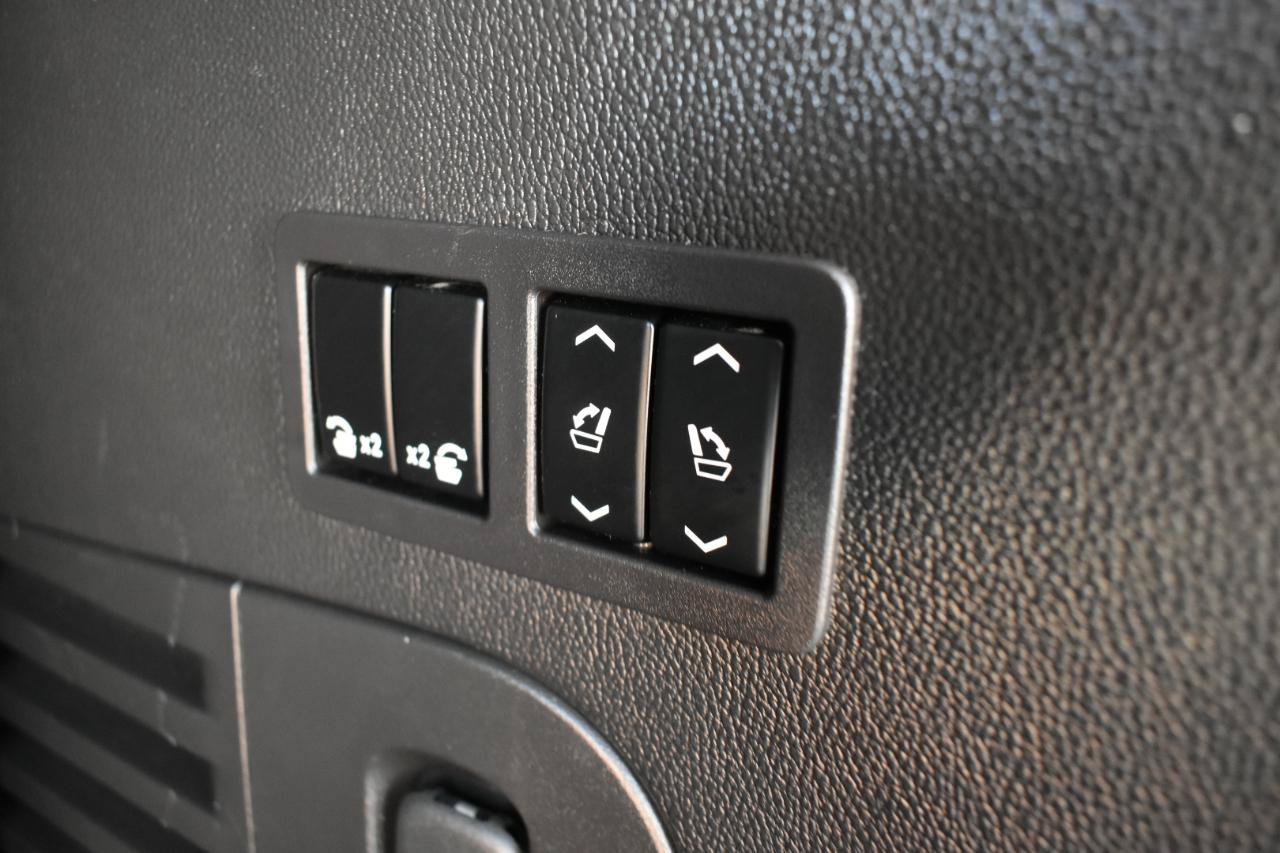 Used 2016 Cadillac Escalade Luxury AWD/4WD image 48