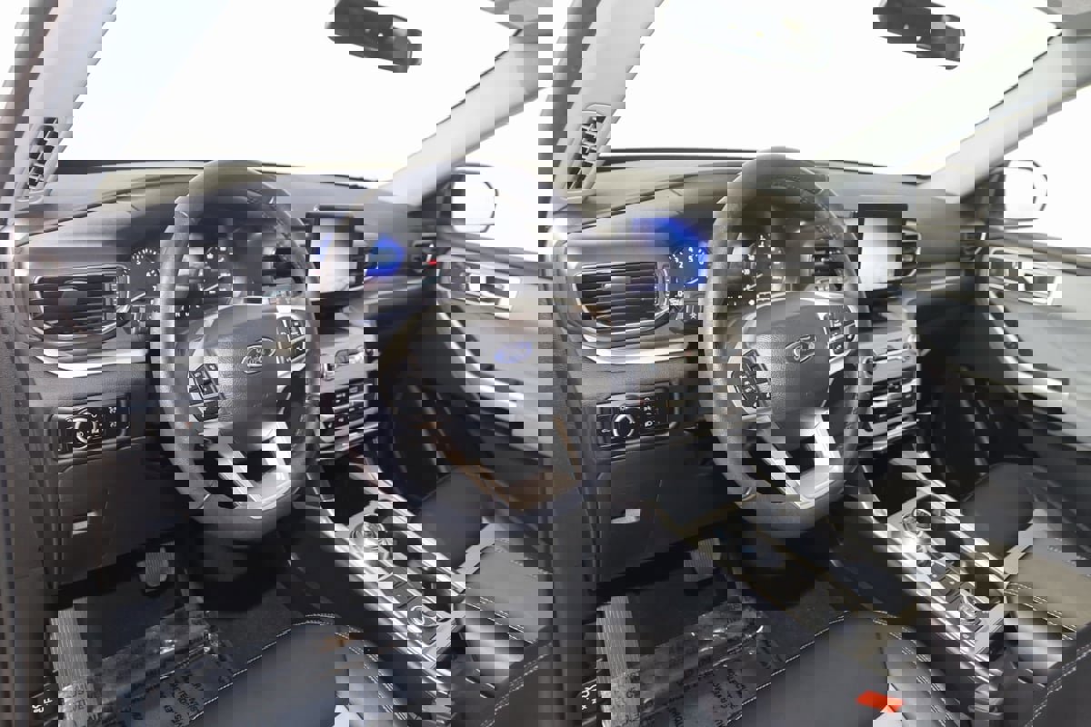 Used 2023 Ford Explorer XLT w/ Equipment Group 202A image 26