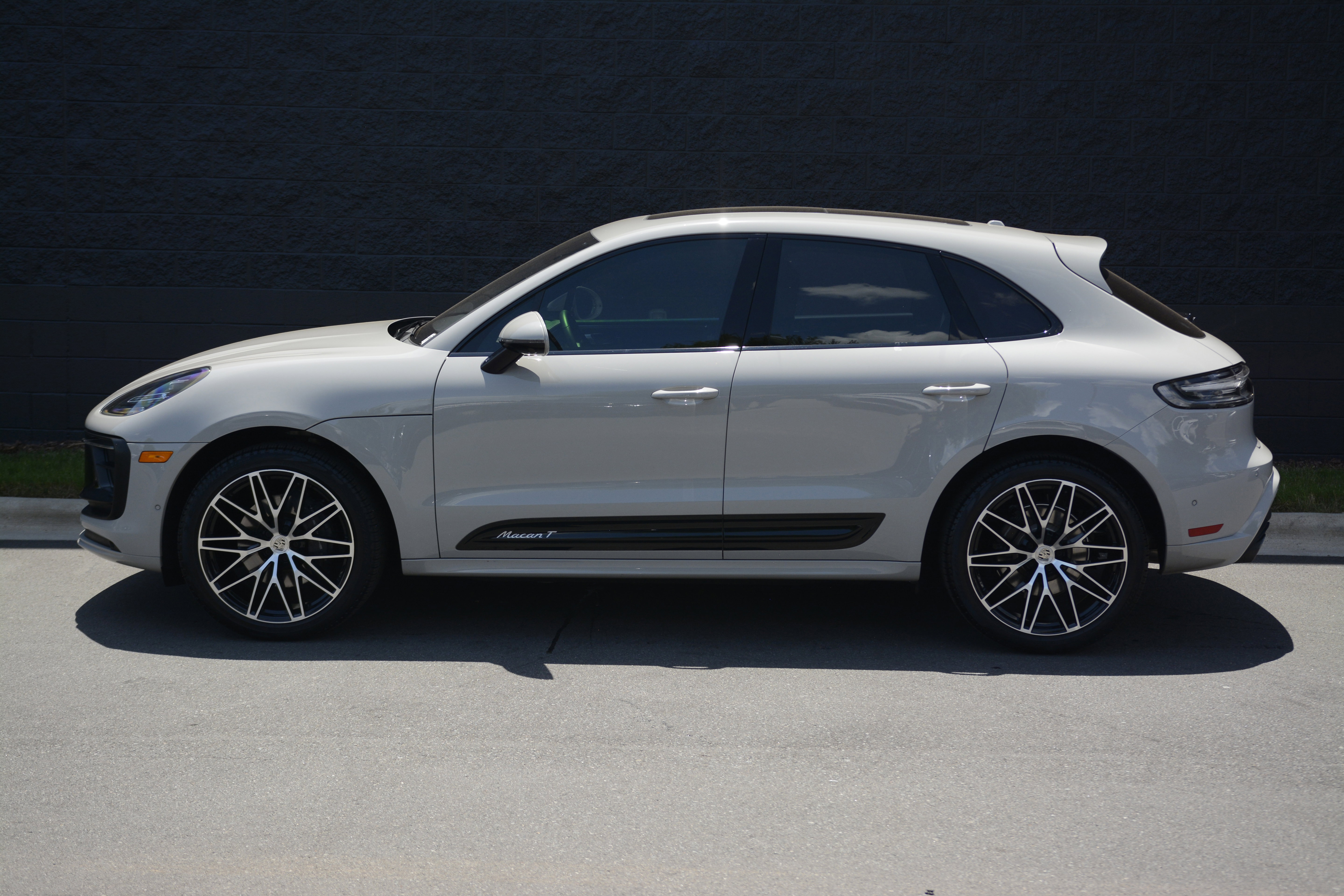 Certified 2026 Porsche Macan Turbo AWD/4WD image 2