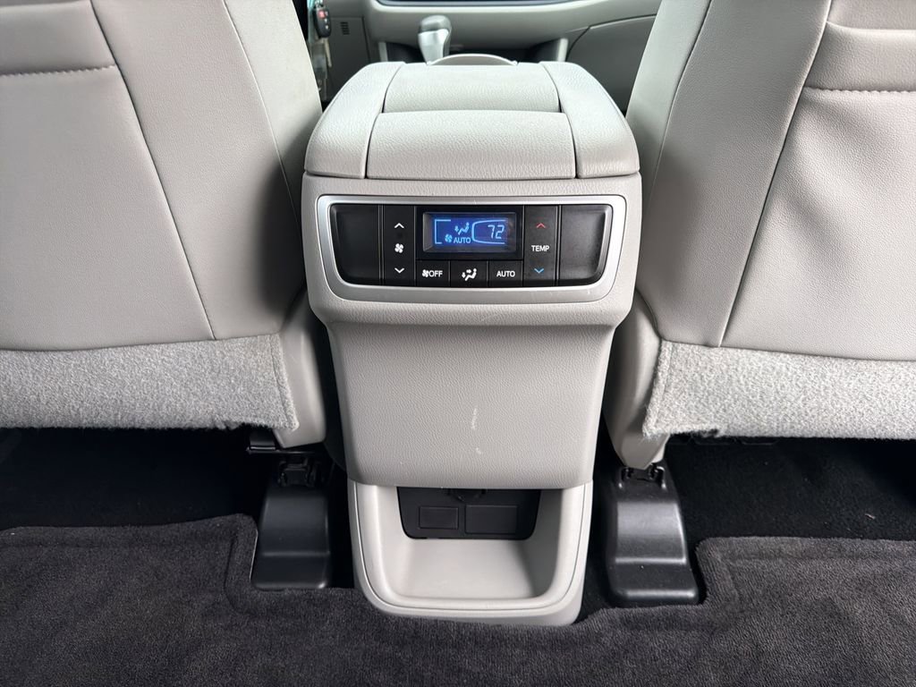 Used 2014 Toyota Highlander Plus image 29
