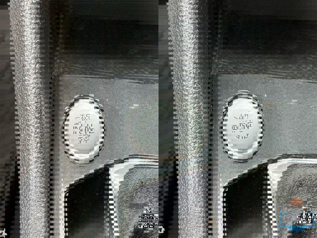 Used 2022 Volkswagen Tiguan SE image 25