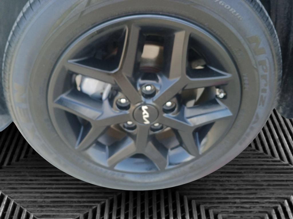 Used 2023 Kia Soul LX w/ LX Technology Package FWD image 10