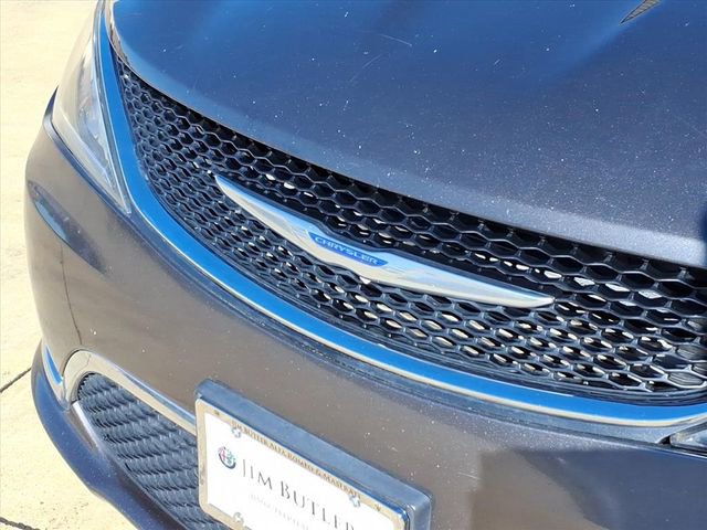 Used 2020 Chrysler Pacifica Touring-L Plus image 22