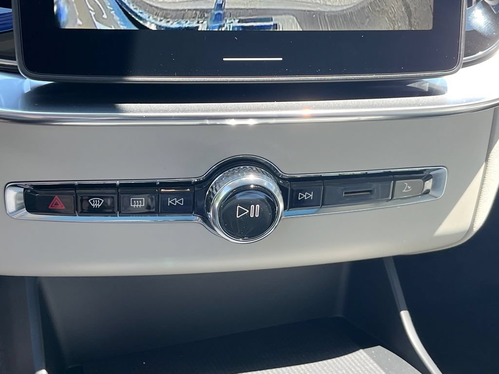 New 2026 Volvo XC90 T8 Ultra w/ Protection Package AWD/4WD image 17