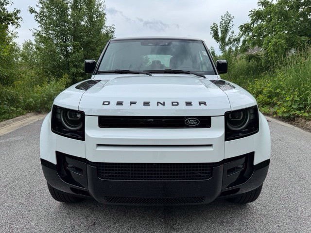 New 2026 Land Rover Defender 110 X-Dynamic SE AWD/4WD image 3