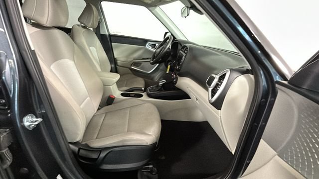 Used 2024 Kia Soul LX w/ Option Group 015 FWD image 29