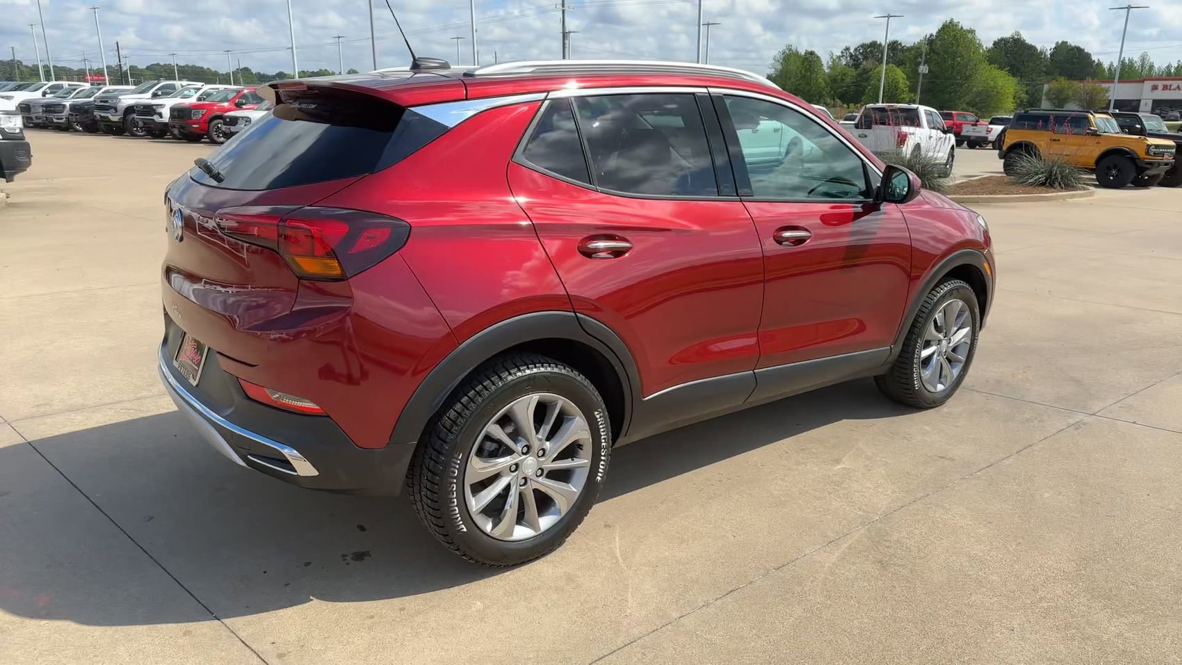 Used 2022 Buick Encore GX Essence w/ Experience Buick Package AWD/4WD image 9