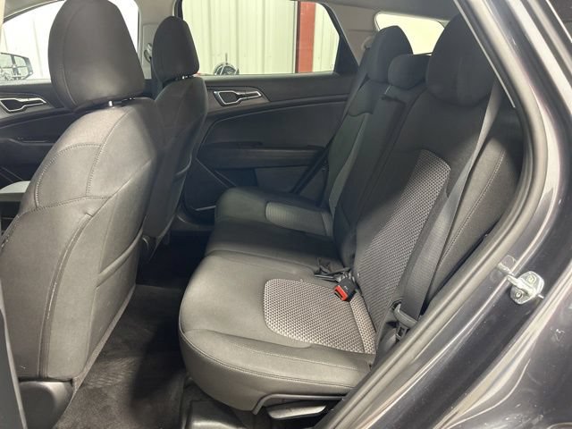 Used 2023 Kia Sportage LX AWD/4WD image 16