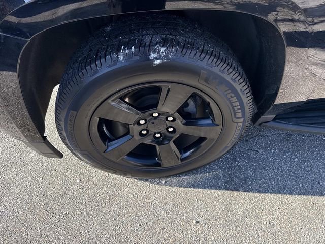 Used 2017 Chevrolet Suburban LT w/ LT Midnight Edition image 15