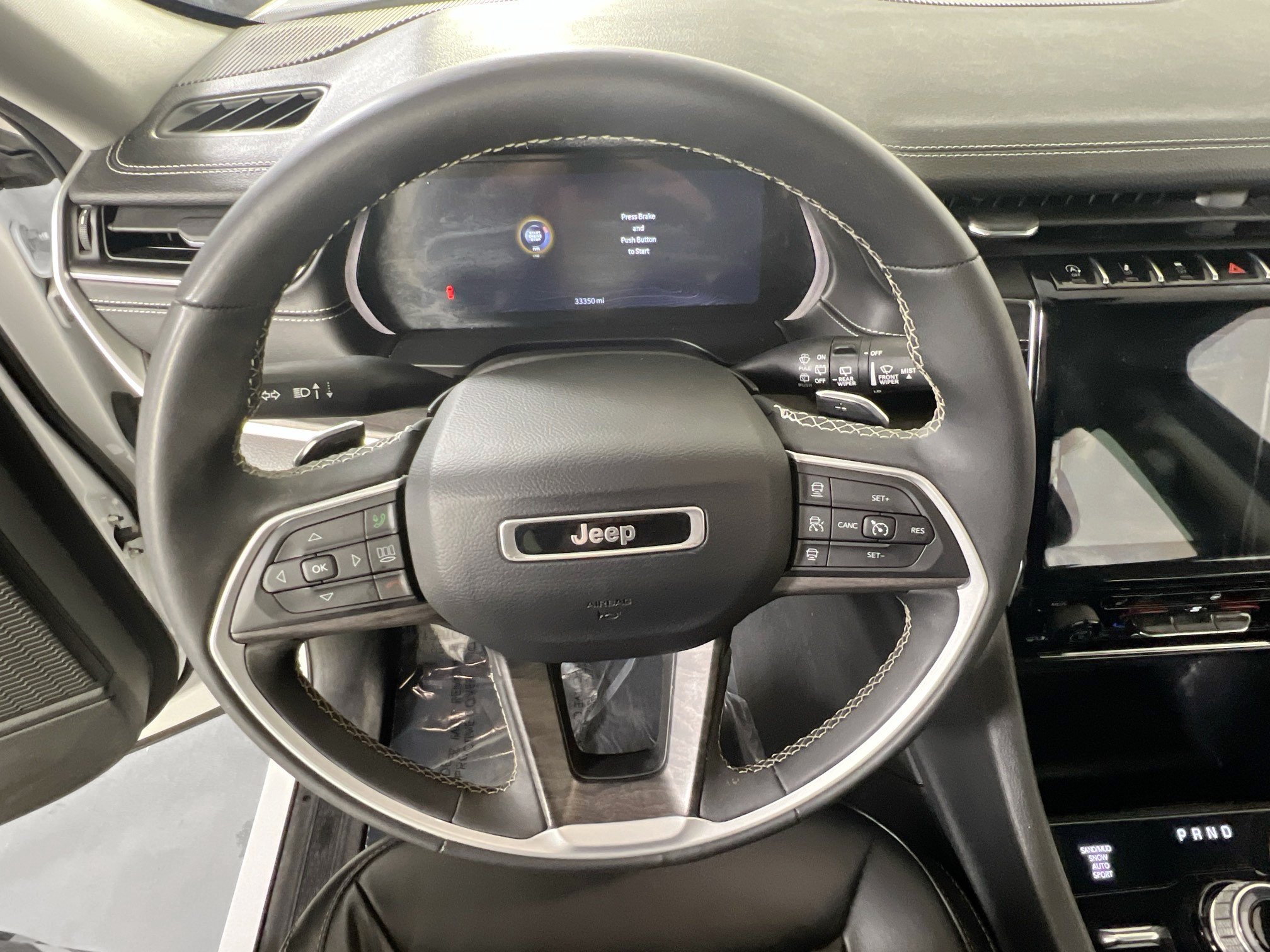 Used 2023 Jeep Grand Cherokee Limited AWD/4WD image 11
