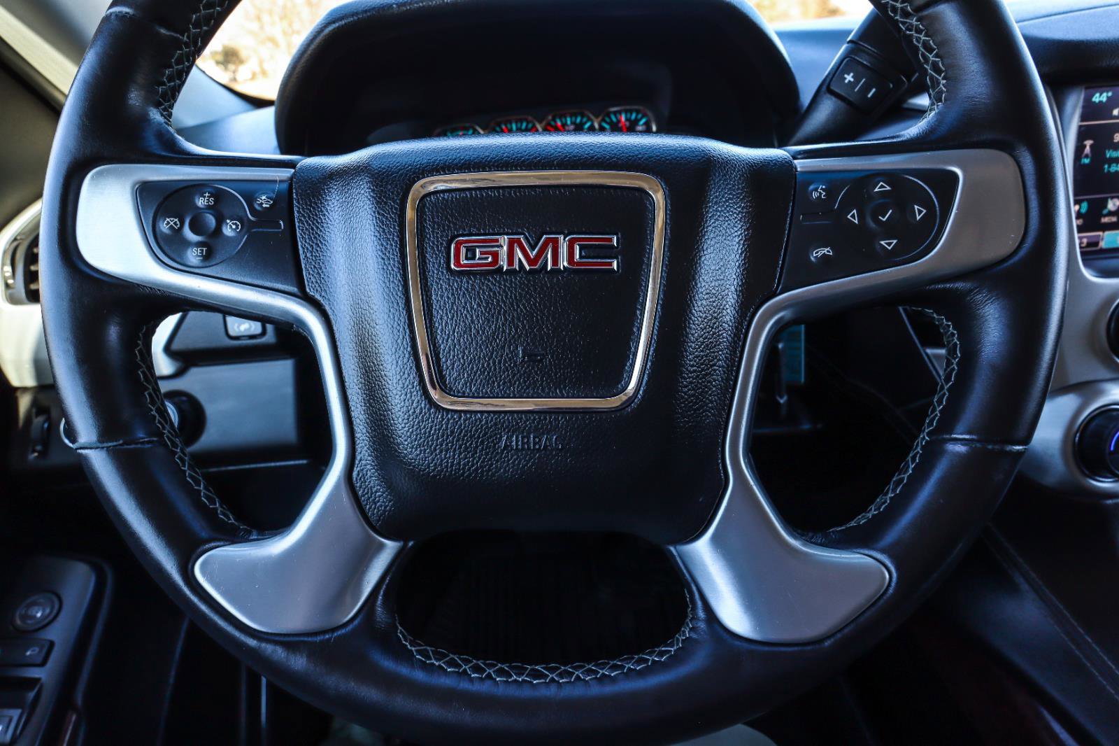 Used 2017 GMC Yukon SLE w/ Convenience Package image 12