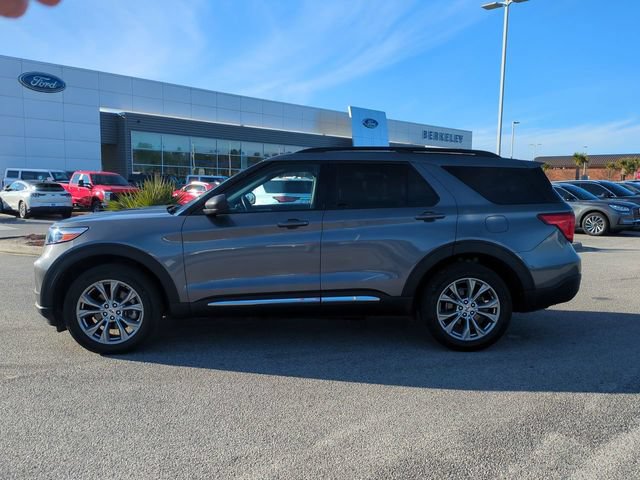 Used 2022 Ford Explorer XLT w/ Equipment Group 202A AWD/4WD image 7