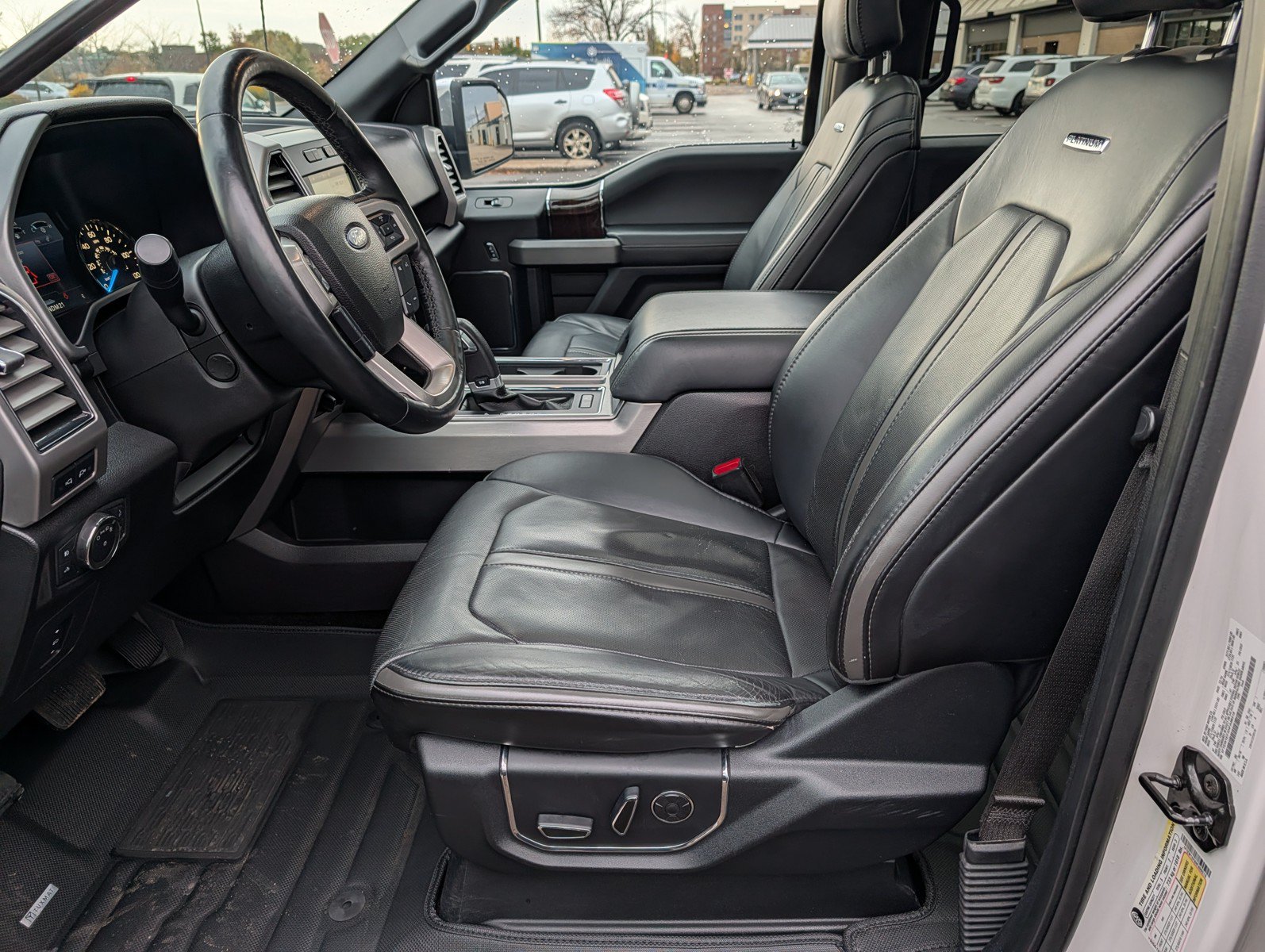 Used 2017 Ford F150 Platinum w/ Equipment Group 701A Luxury AWD/4WD image 12