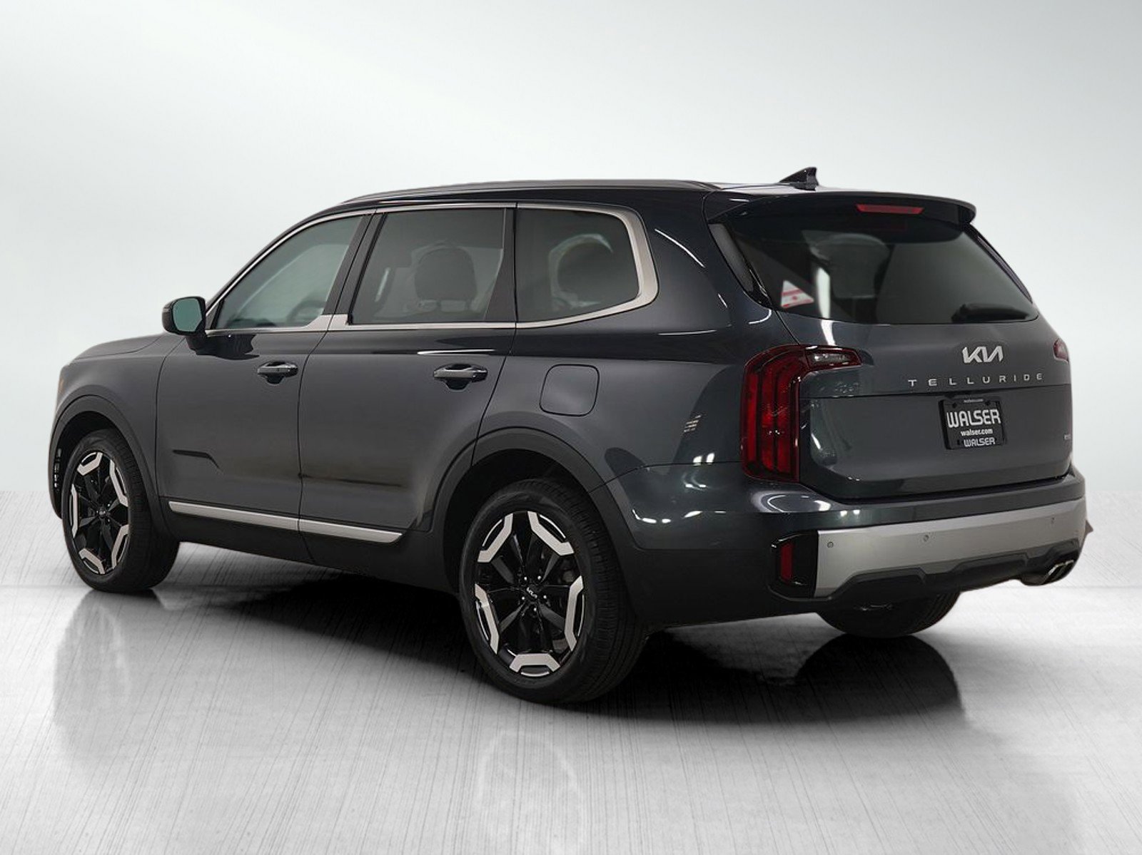 Used 2023 Kia Telluride S w/ S Sunroof Package image 4