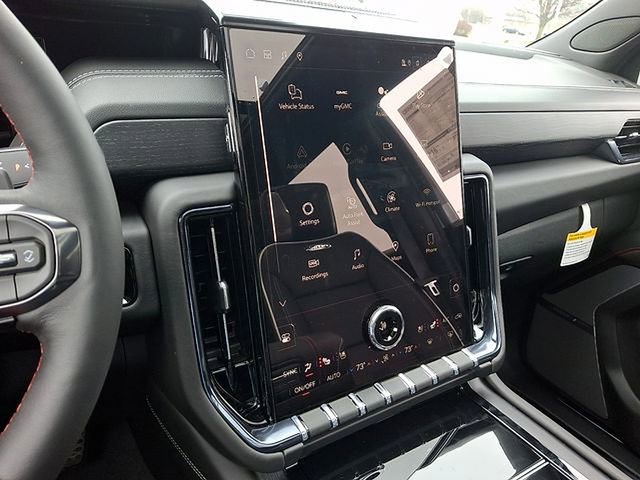 New 2026 GMC Yukon AT4 Ultimate w/ LPO, Illumination Package image 13