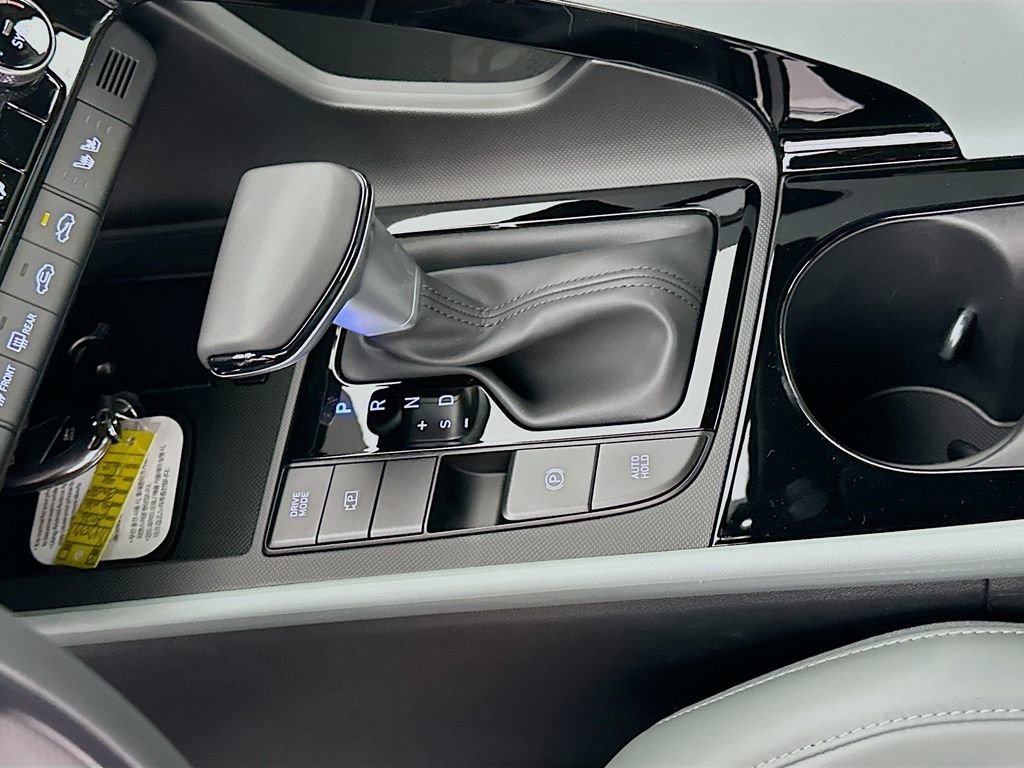 New 2026 Hyundai Elantra Limited image 15