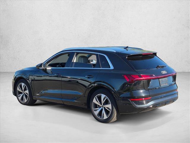 Used 2024 Audi Q8 e-tron Premium Plus AWD/4WD image 7