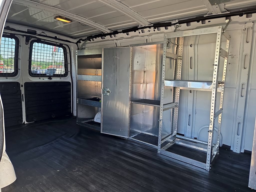 Used 2011 Chevrolet Express 1500 RWD image 15