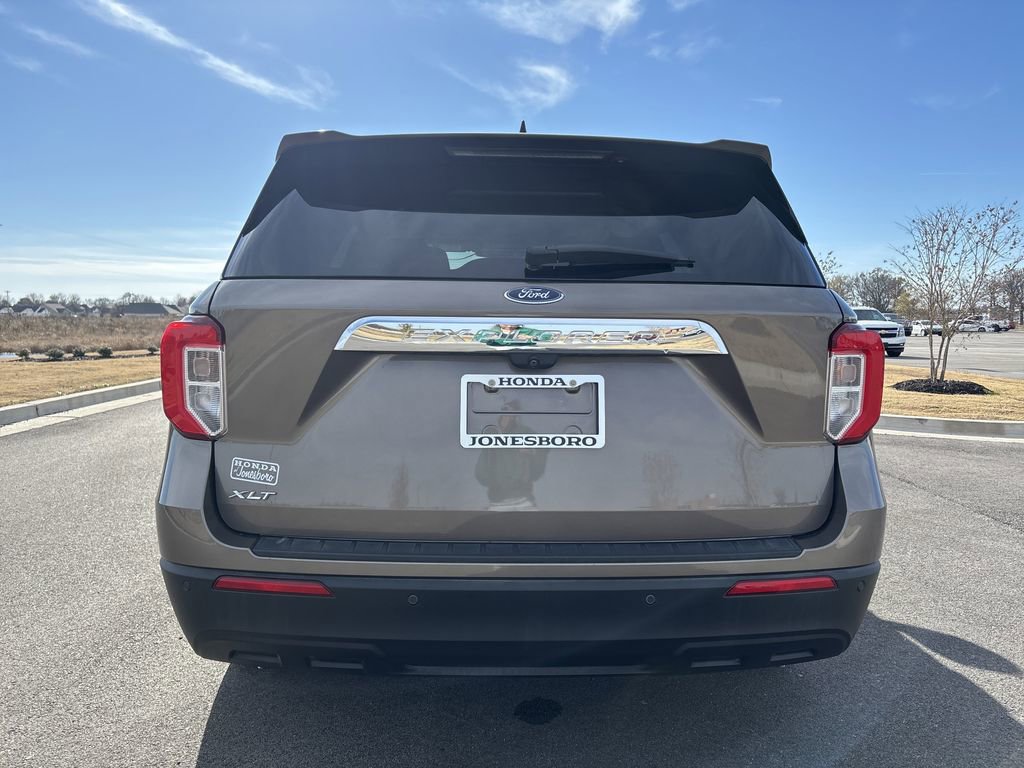Used 2021 Ford Explorer XLT image 4