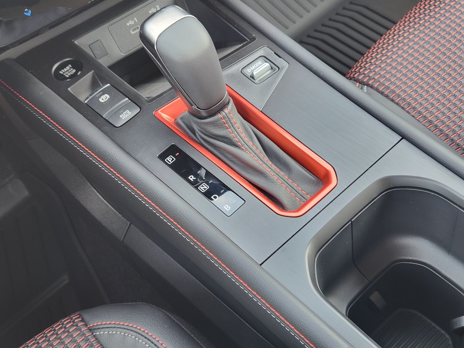 New 2026 Nissan Kicks SR AWD/4WD image 19