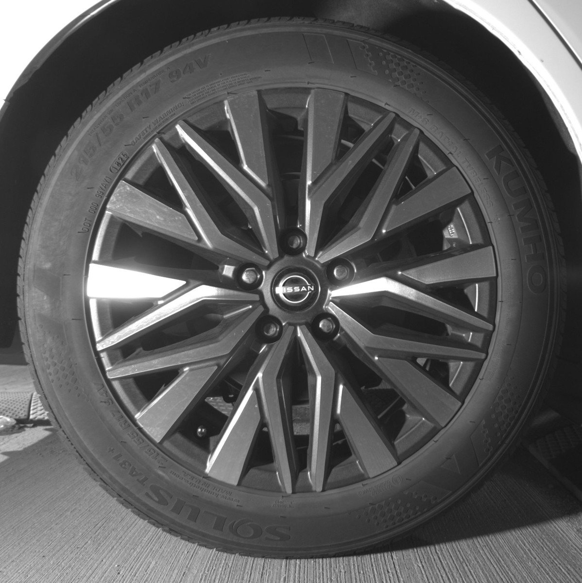 Used 2025 Nissan Altima 2.5 SV FWD image 15