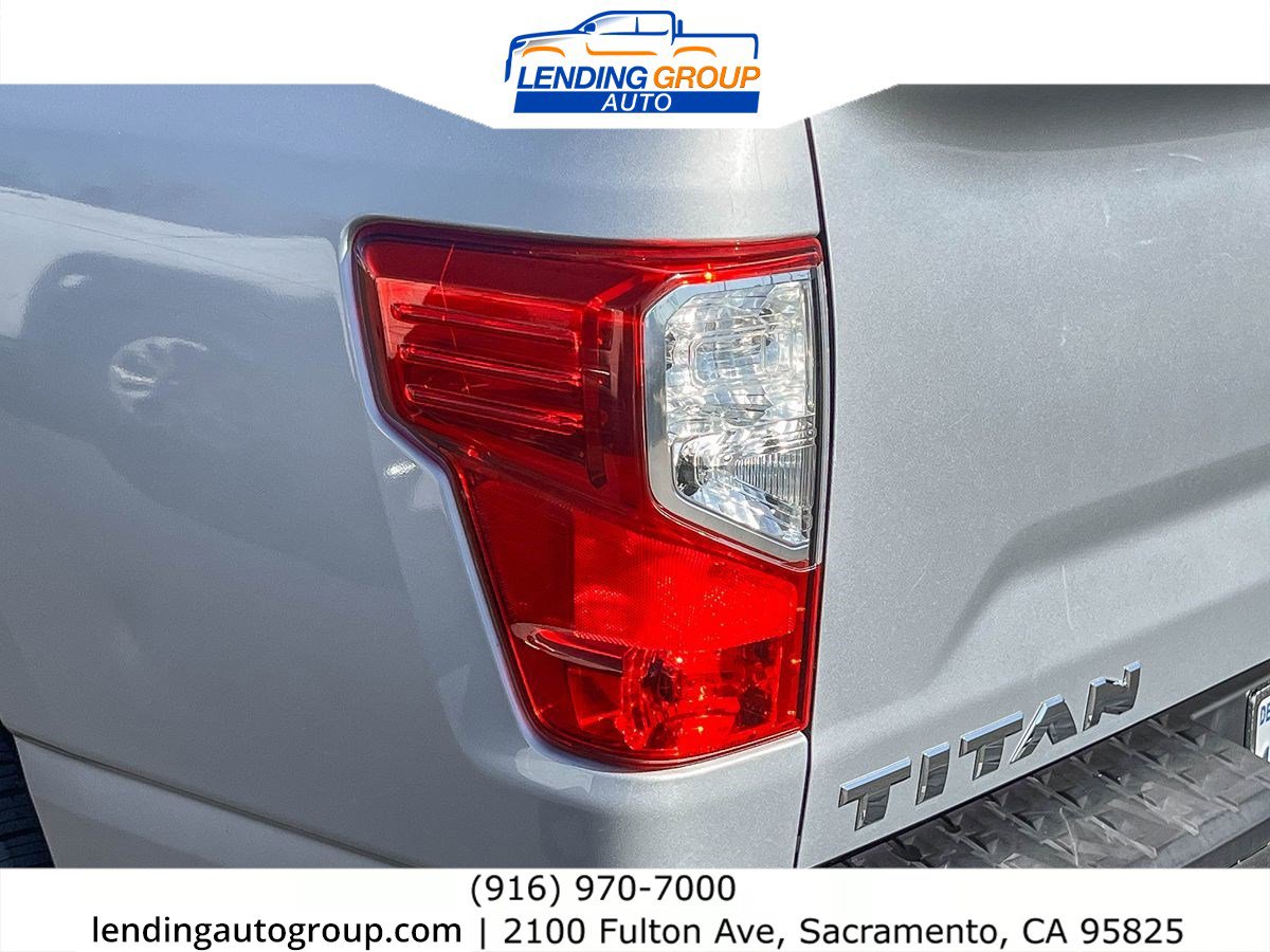 Used 2017 Nissan Titan SV image 8