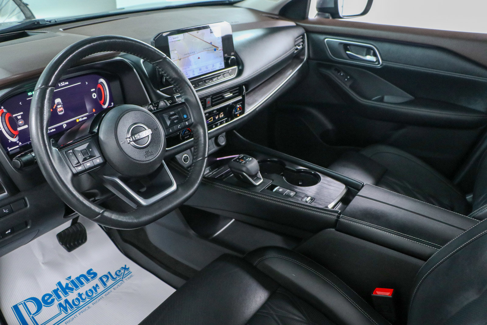 Used 2023 Nissan Rogue Platinum w/ Platinum Premium Package image 26