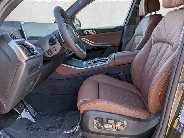 New 2026 BMW X5 xDrive50e w/ M Sport Package AWD/4WD image 4