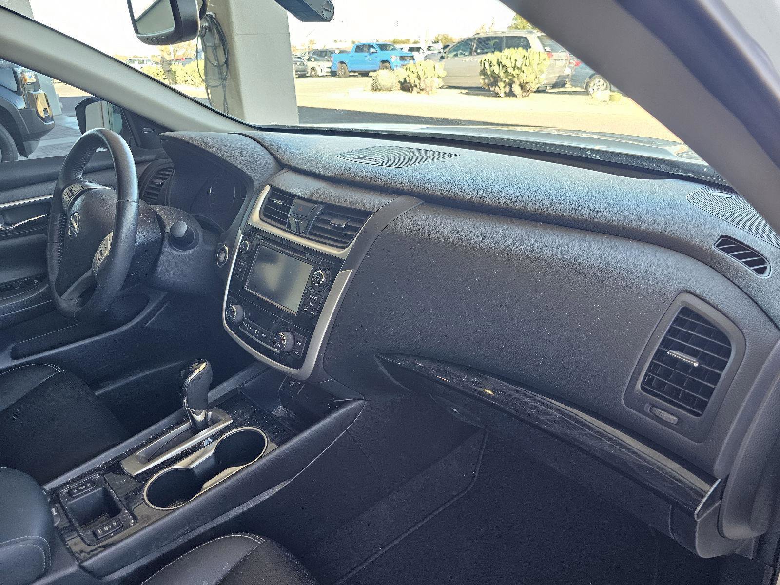 Used 2018 Nissan Altima 2.5 SL w/ 2.5 SL Technology Package image 16