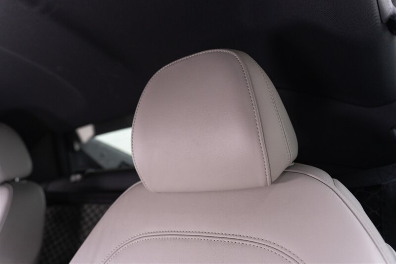 Used 2011 Audi R8 V8 AWD/4WD image 37
